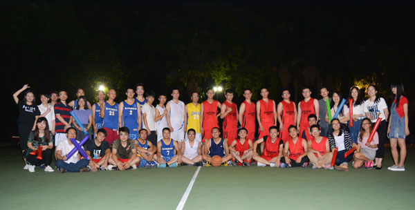 圖5 我司與廣東旭誠科技有限公司隊(duì)員賽后合影留念