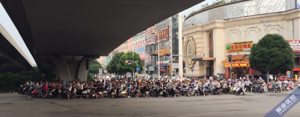 圖10 “蓄水”管理非機(jī)動(dòng)車，解決機(jī)非沖突