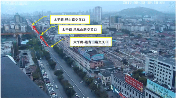 圖4 太平路西往東方向晚高峰時段高空監(jiān)控畫面（優(yōu)化前）