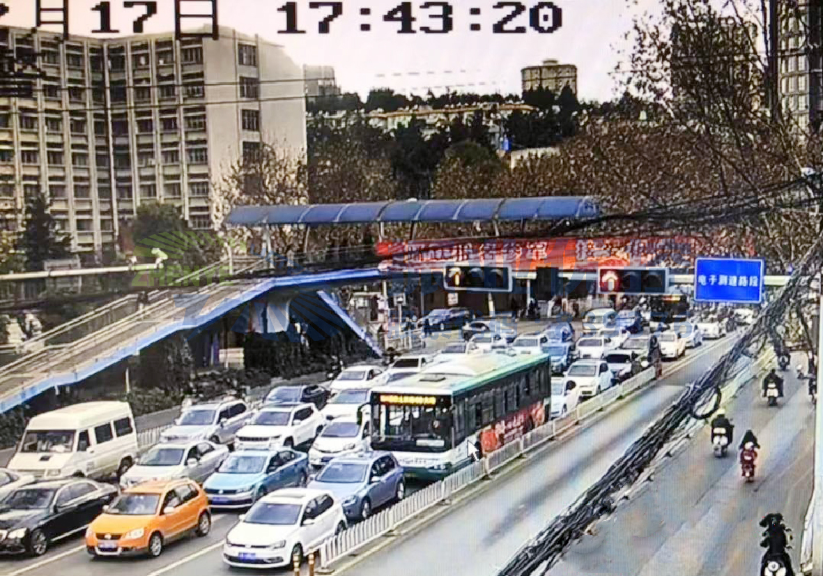 圖3 車流嚴(yán)重積壓