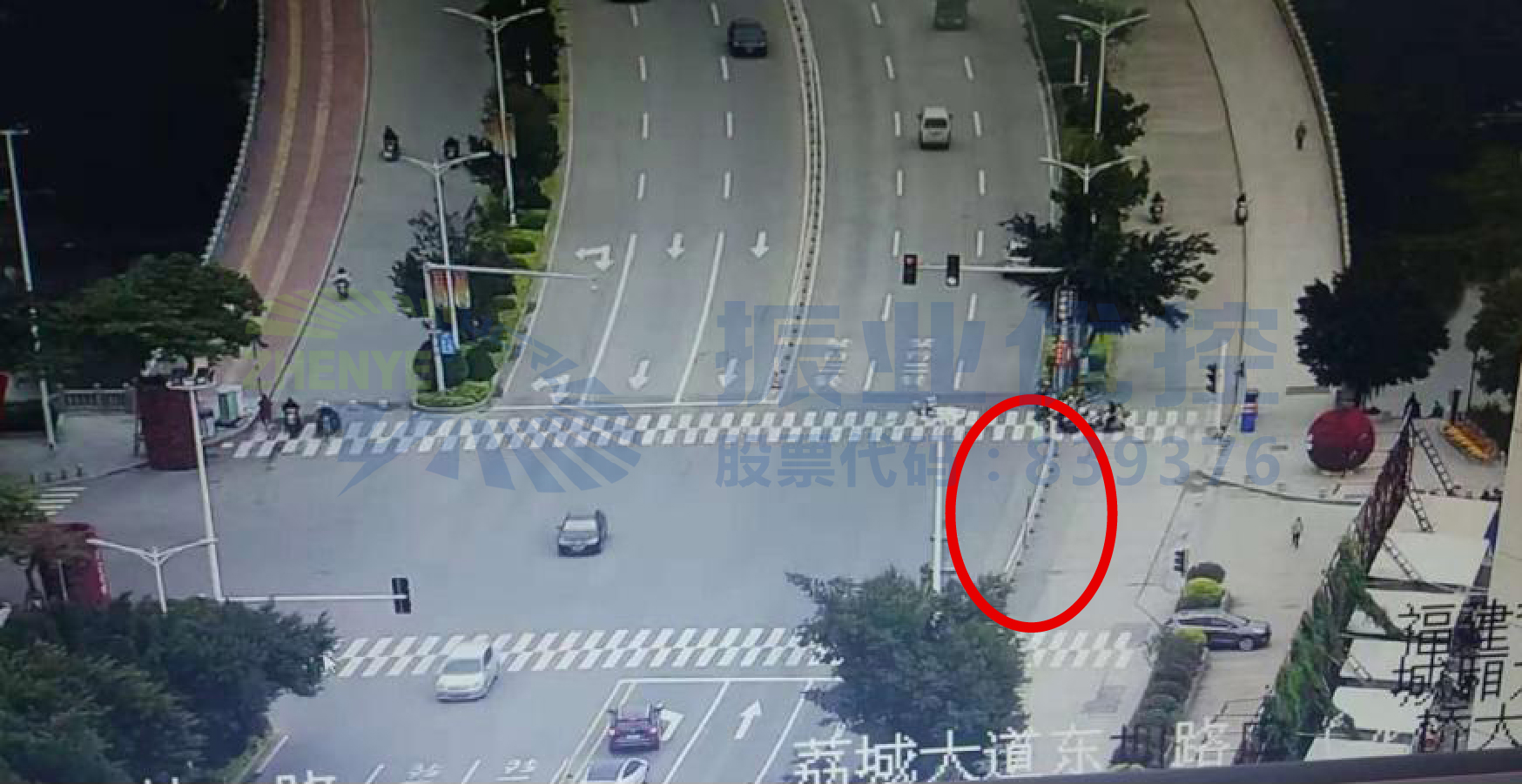 圖7?東進(jìn)口護(hù)欄封閉