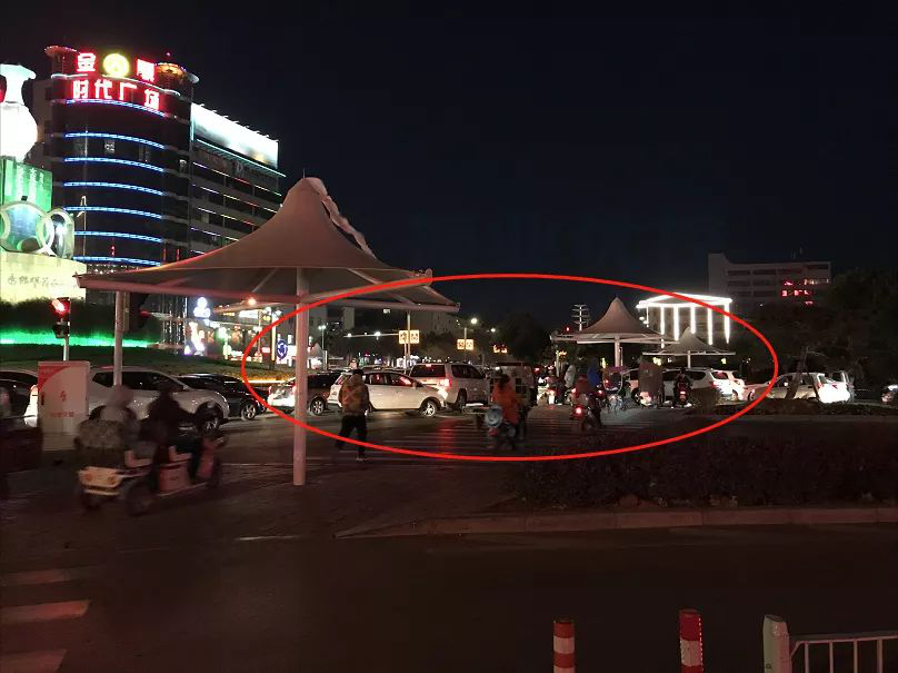 圖4對放相位車流沖突，人車沖突 