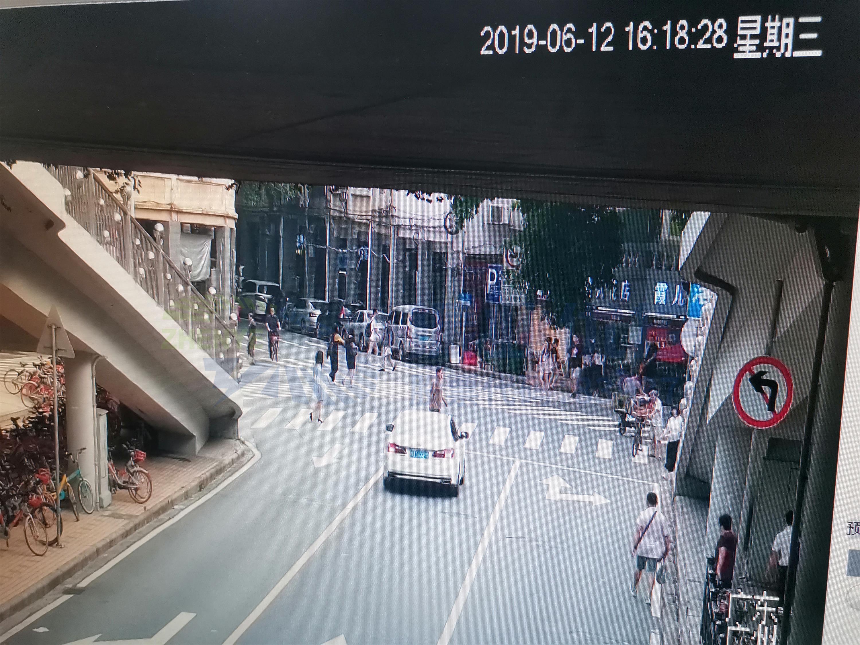 圖6 優(yōu)化后行人通過路口情況