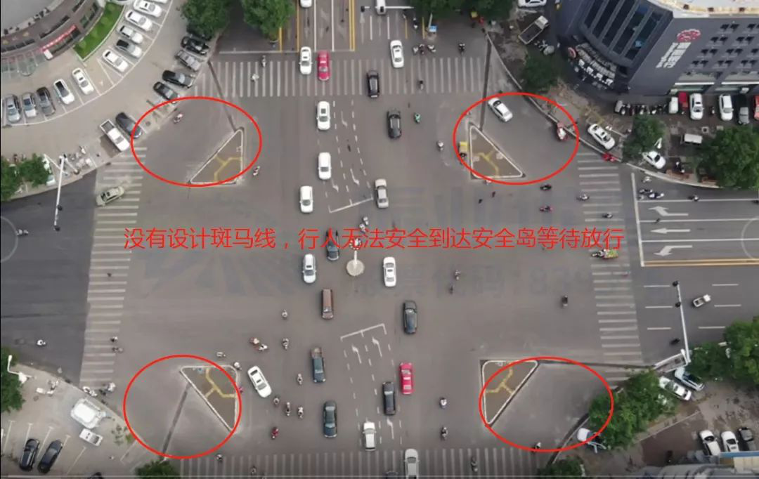 圖3 行人到安全島之間沒有斑馬線