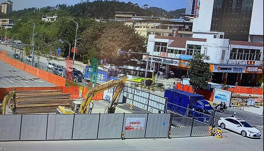 圖19 南進(jìn)口車輛繞行至南出口通行