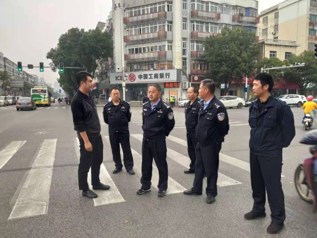 新建交警與配時中心交通工程師實地調(diào)研