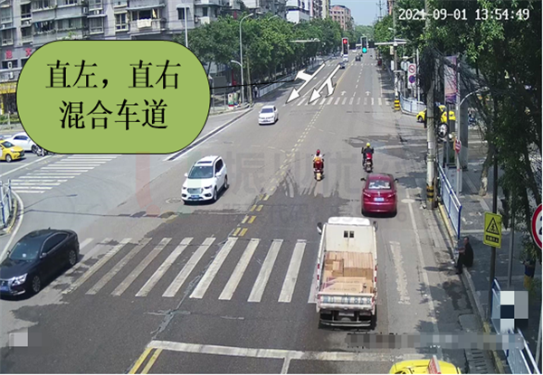 圖6-1 歇馬正街路口碚青路道路車(chē)道情況優(yōu)化前