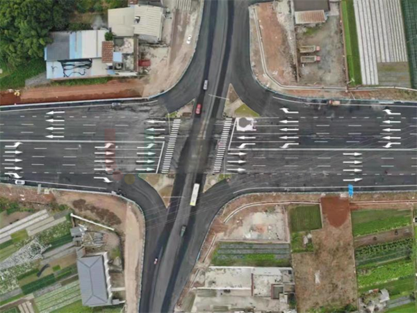 圖14 下坡路段增設(shè)減速帶